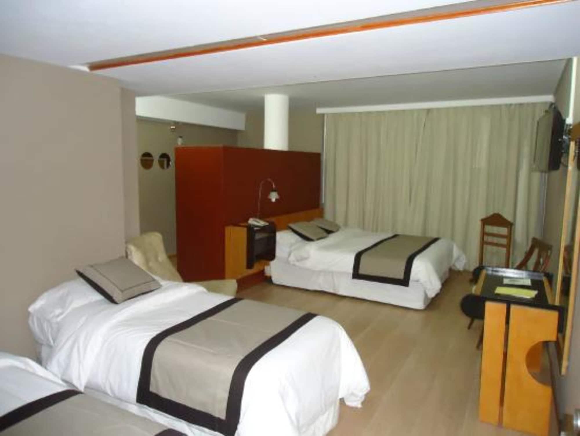 Hotel Tehuelche Ескель Екстер'єр фото