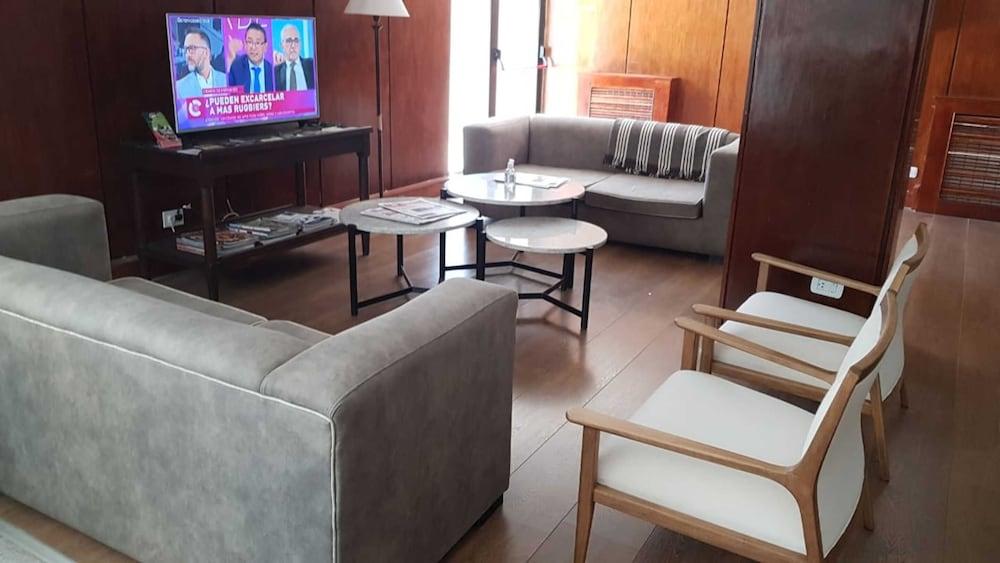 Hotel Tehuelche Ескель Екстер'єр фото