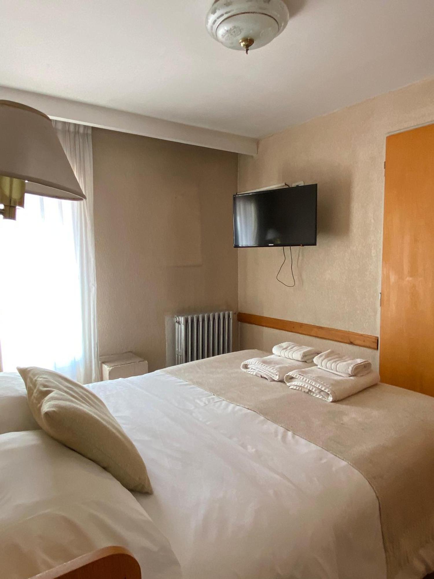 Hotel Tehuelche Ескель Екстер'єр фото