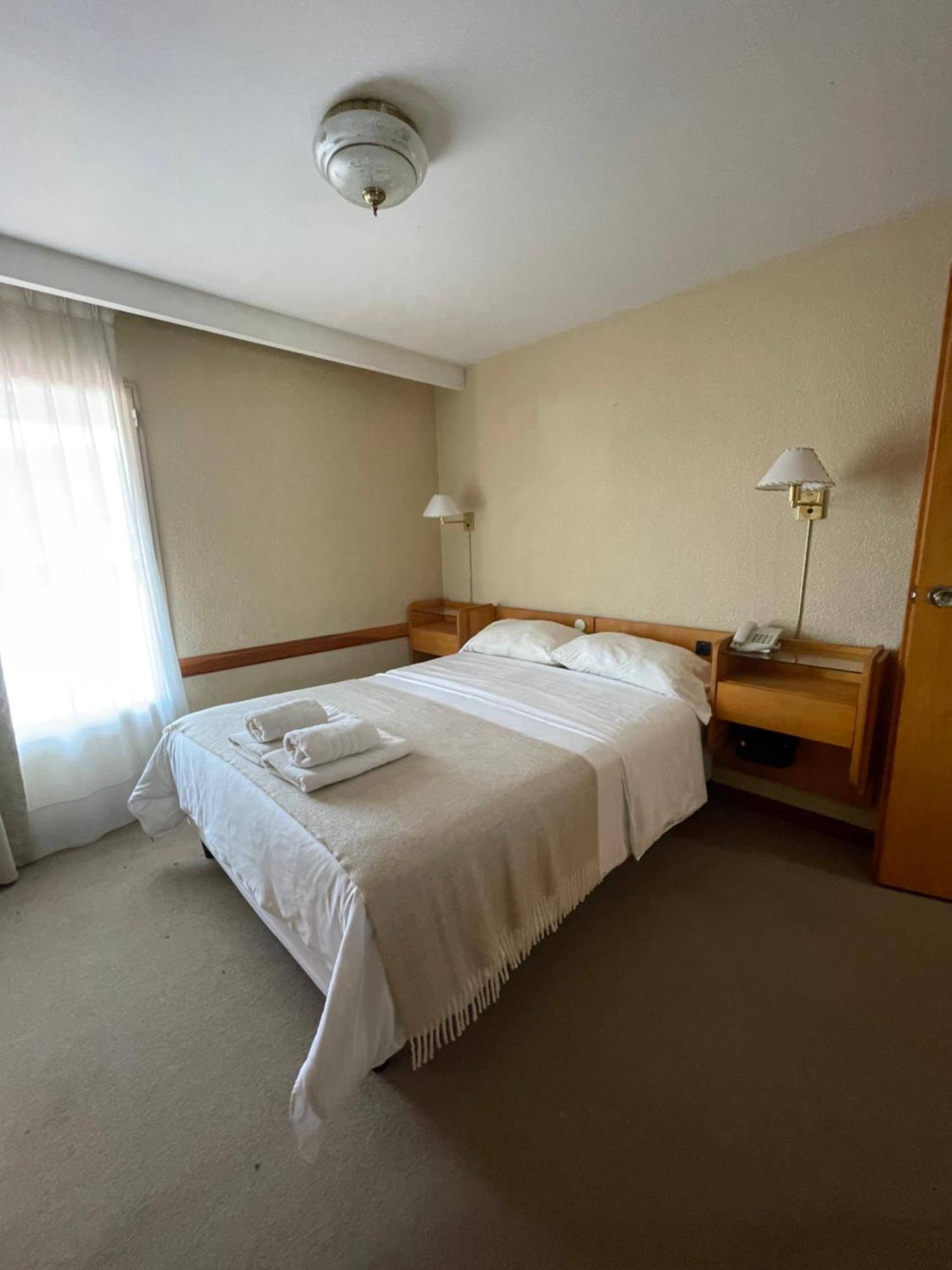Hotel Tehuelche Ескель Екстер'єр фото